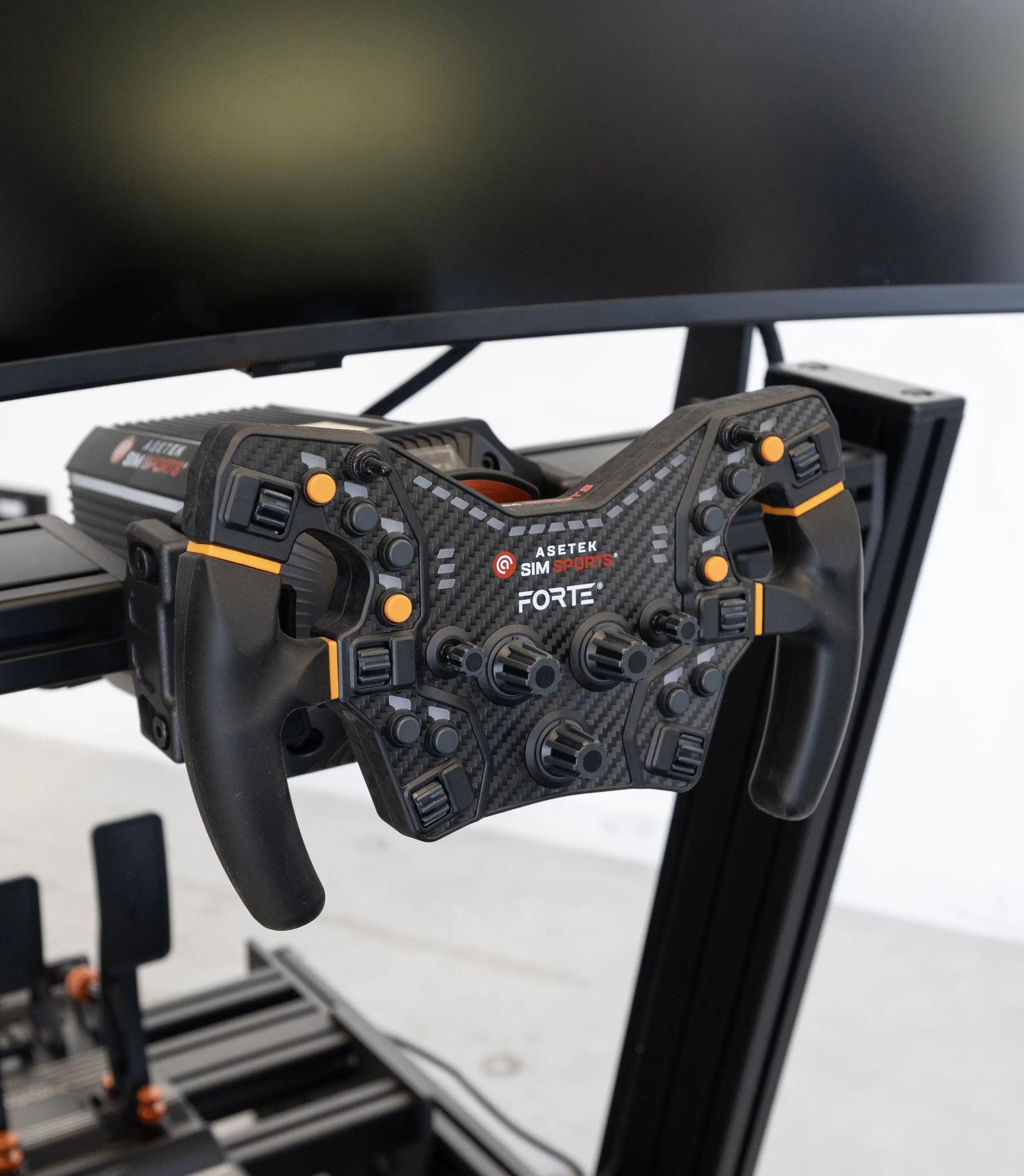 Simulateur de pilotage LP1 SABELT x ASETEK LPSIMU