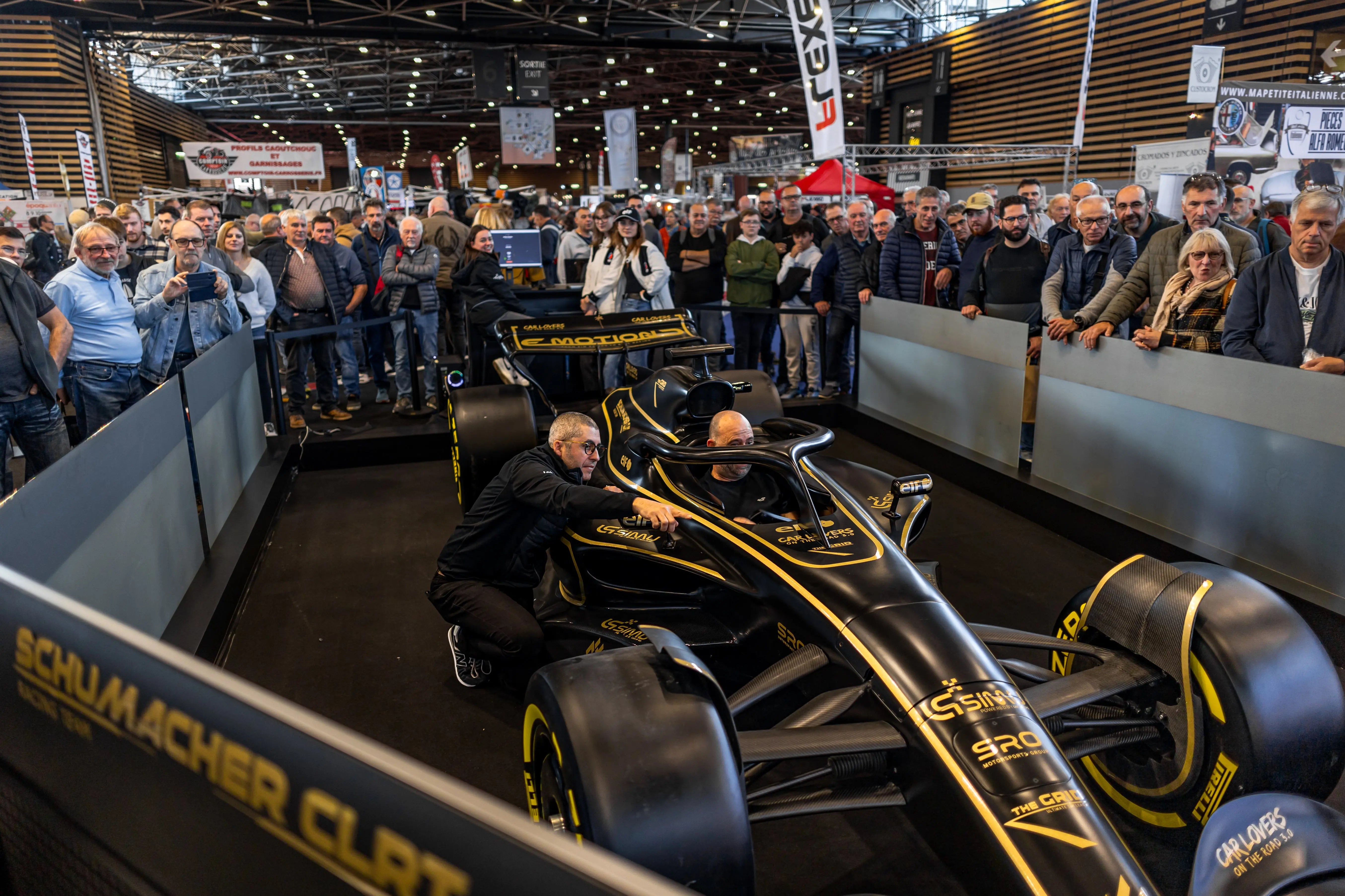 LP-Simu-au-Salon-Epoqu-Auto-2024-Une-collaboration-marquante-avec-ELF-et-The-Grid LPSIMU