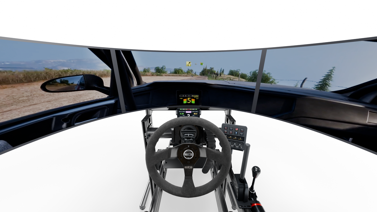 Vue pilote des trois écrans LG 45 pouces du LP5 RALLYE MOTION