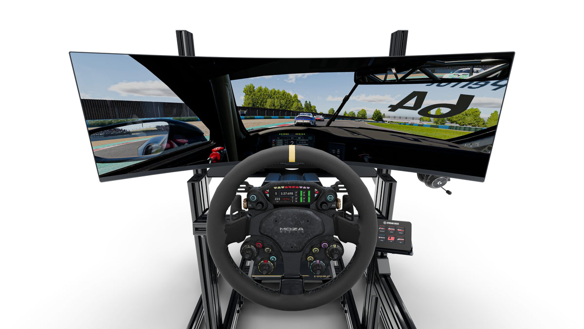 Simulateur de pilotage LPSIMU LP2, vue du pilote face à l’écran incurvé