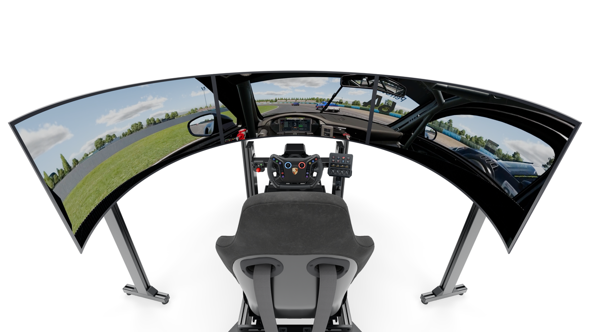 Simulateur de pilotage GT LPSIMU LP5, vue embarquée des écrans